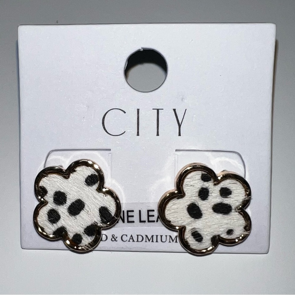 Animal Print Earrings - Picture 3 of 4